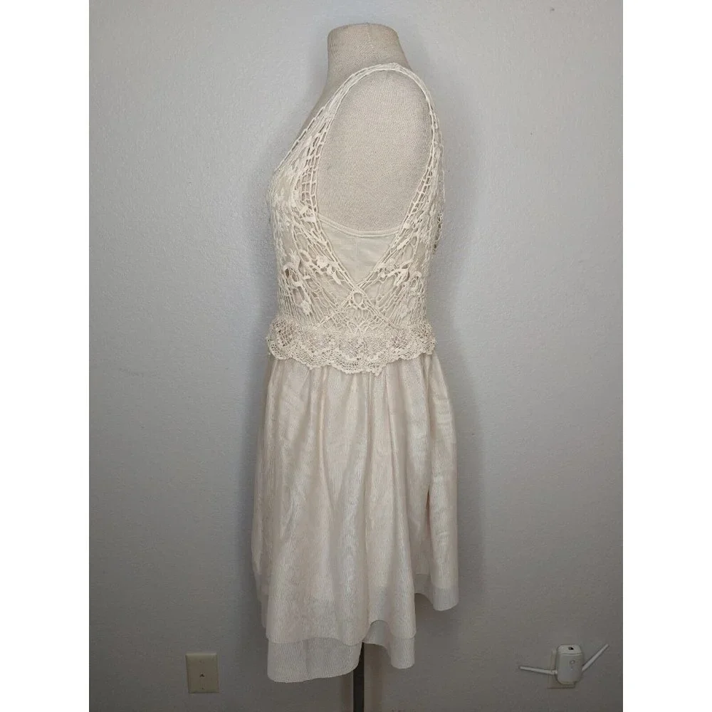 Love Fire Junior Womens Large Lace Dress Off White Beige Halter Lace Sleeveless - Picture 3 of 14